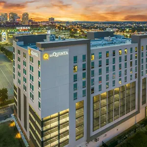 La Quinta & By Wyndham Downtown Stadium Hotel