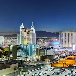 Mgm Signature-33-709 F1 Track & Strip View Balcony Holiday home Las Vegas